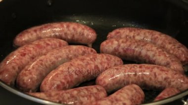 ham yumurcaklar tavada cızırtılı