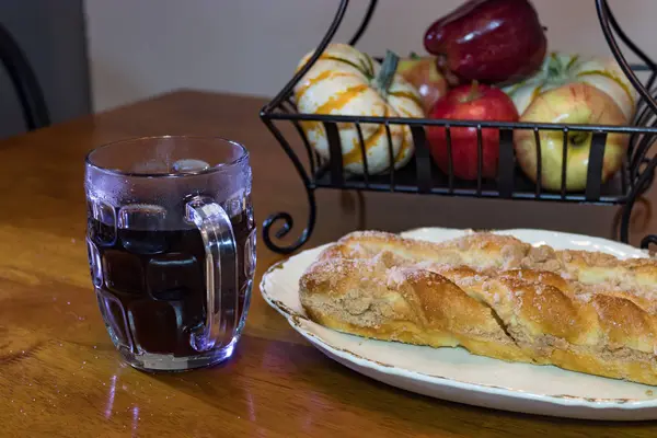 Frukost danska med kaffe — Stockfoto