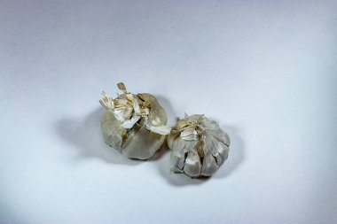 iki sarımsak ampuller