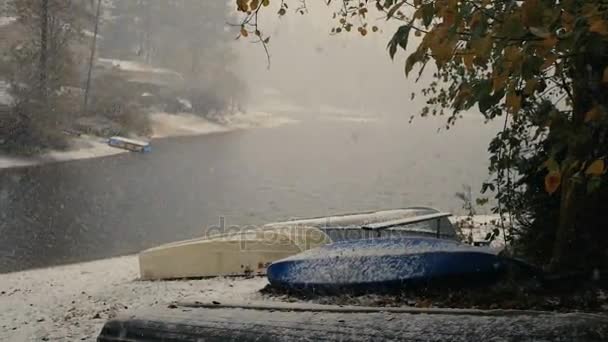 Casserole Bateaux Lac Dans Neige — Video