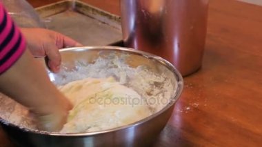 El kase hamur yoğurma