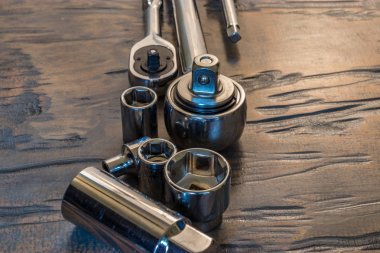 soket anahtarı ve yuva