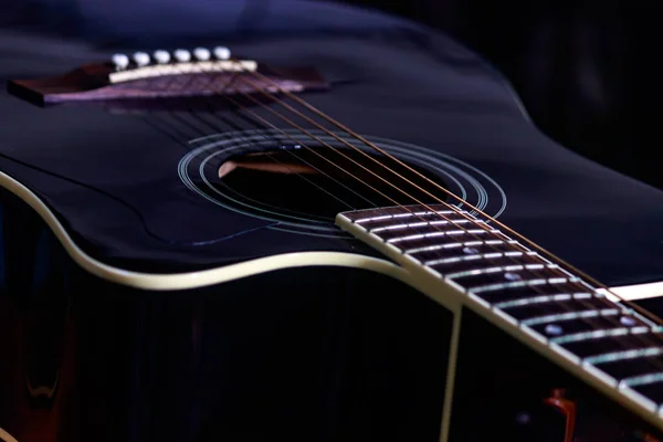 Korpus und Hals der Gitarre schwarz — Stockfoto