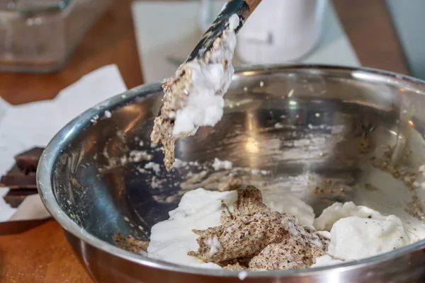 Trucioli di cioccolato in albumi — Foto Stock