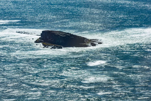 Cliffside veiw of ocean — Stock Photo, Image