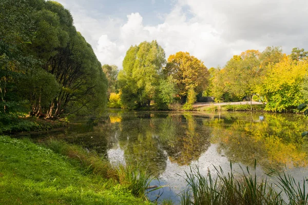 Botanischer Garten, Herbstpark — Stockfoto