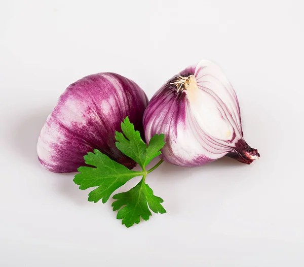 Een Hele Rode Platte Een Halve Geïsoleerd Een Witte Achtergrond — Stockfoto