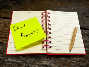 Kağıt Not Not defteri üzerinde