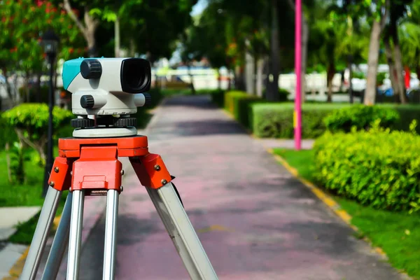 Görüntü arka plan üzerinde düzey teleskop