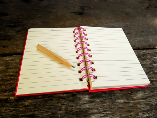 Libro di note sulla tavola di legno — Foto Stock