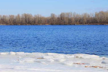 Kışın Dnieper Nehri