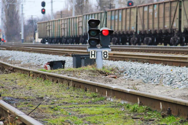 Señal de semáforo roja en el ferrocarril — Foto de Stock