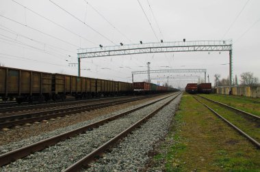 Tren yolu ve kargo trenler görüntüleme