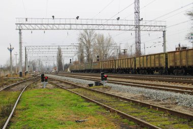Tren yolu ve kargo trenler görüntüleme