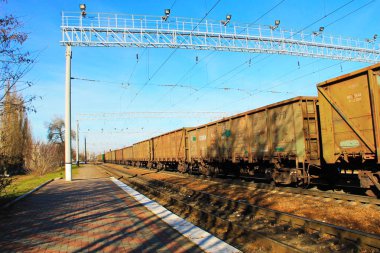 Tren yolu ve kargo trenler görüntüleme