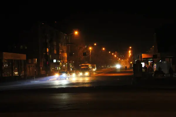 Nachtansicht auf der Straße in Kremenchug — Stockfoto