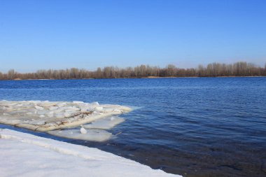Kışın Dnieper Nehri
