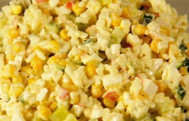 Yengeç sopa, Mısır, salatalık, yumurta ve pirinç salatası