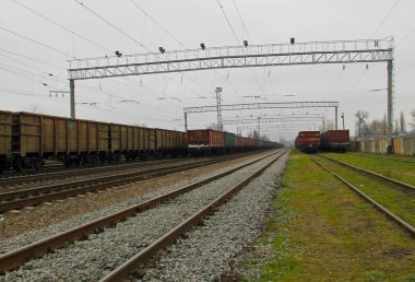 Tren yolu ve kargo trenler görüntüleme