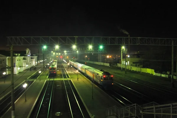 Bahnhof in Kremenchug in der Nacht — Stockfoto