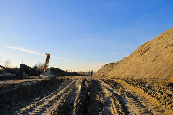 Conveyor belt in granite quarry — Stock Photo, Image