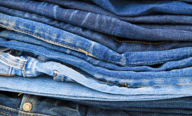 Mavi jeans yakın çekim yığını
