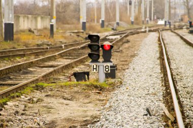 Kırmızı semafor sinyal demiryolu