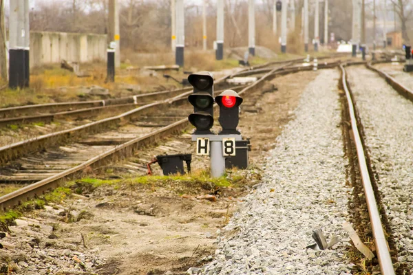 Semafor czerwony sygnał na kolejowej — Zdjęcie stockowe