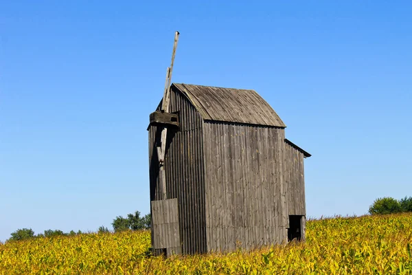 Oude houten windmolen — Stockfoto