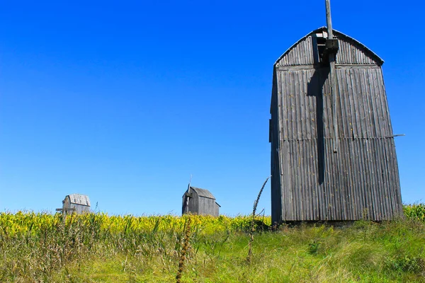 Oude houten windmolen — Stockfoto