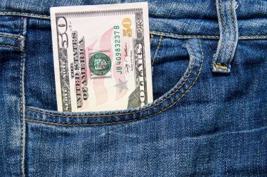 Mavi jeans cebinde 50 Amerikan Doları bill