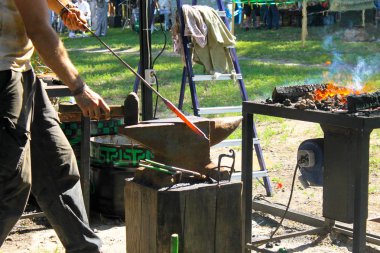 Demirci iş başında