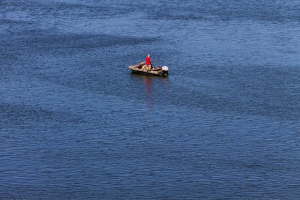 Balıkçı, Dnieper Nehri ile tekne
