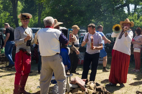 Festival sırasında yapılması hakkında halk sokak müzisyenleri — Stok fotoğraf