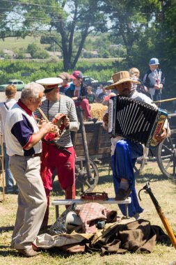 Festival sırasında yapılması hakkında halk sokak müzisyenleri