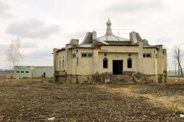 binayı terk edilmiş 