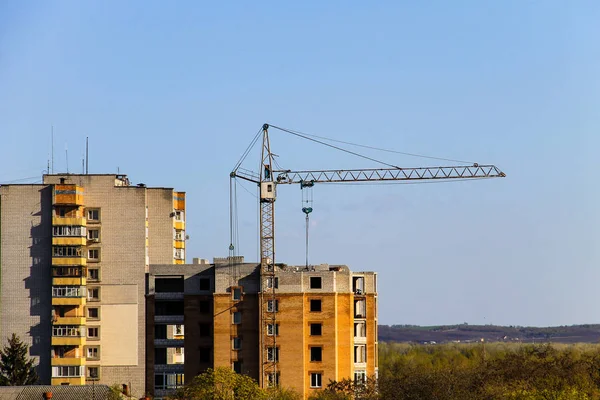 Vinç bina ve bina inşaat altında 