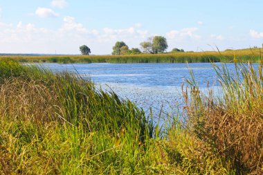 Dnieper Nehri üzerinde göster