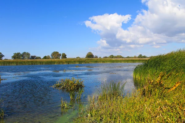Dnieper Nehri üzerinde göster