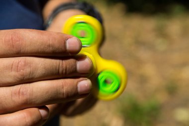 Adam oyuncak rahatlatma topluca spinner stres ile oynamak
