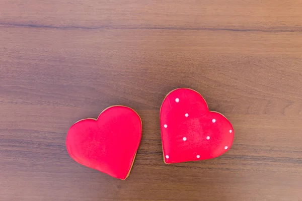 Hjerteformede cookies til valentinsdag på træbord - Stock-foto