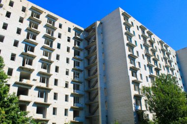 Ukrayna 'da terk edilmiş çok katlı bir bina