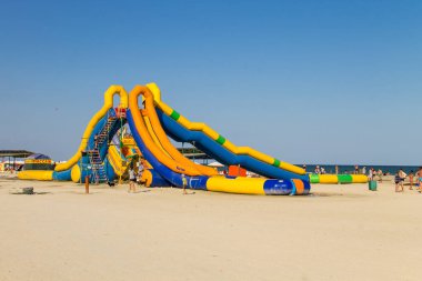 Şişme KAYDIRAK beach Azak Denizi üzerinde