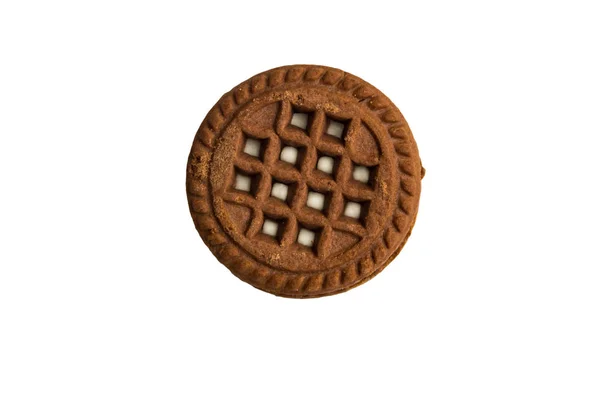 Biscoito de chocolate com recheio de creme isolado em branco — Fotografia de Stock