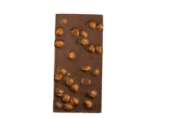 Melk chocolade bar met hazelnoten geïsoleerd op witte achtergrond — Stockfoto