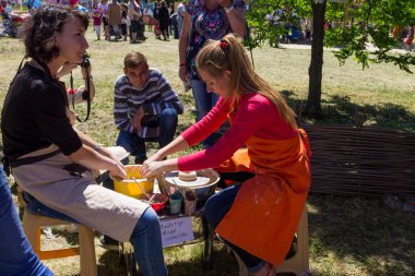 Bir sokak festivali ana sınıf seramik