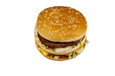 Büyük hamburger beyaz arkaplanda izole