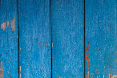 Eski ahşap desenli, eski mavi boyalı.