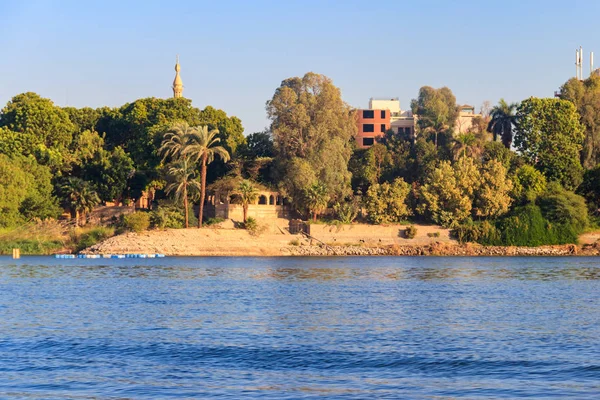 Lüksör, Mısır 'daki Nil nehri manzarası — Stok fotoğraf