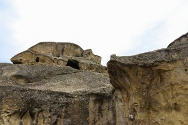 Kafkasya dağlarındaki eski mağara şehri Uplistsikhe, Georgia